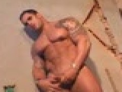 Hunk Flexing And jerk offing
