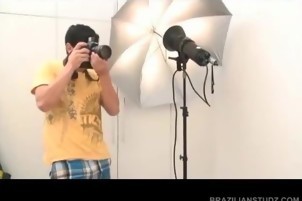 teen Photographer Takes On Two Hung fellows