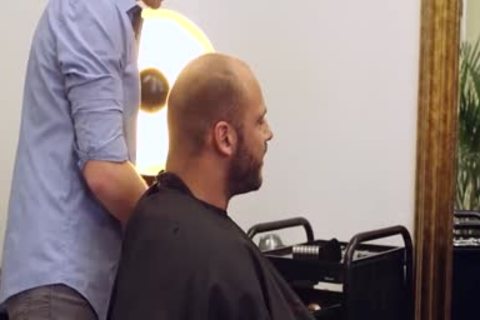 Hairdresser Barefucked By Client