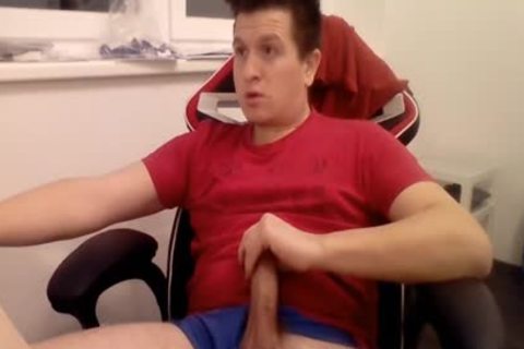 Fat amateur masturbating live on cam