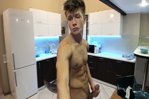 Michael Cums On webcam