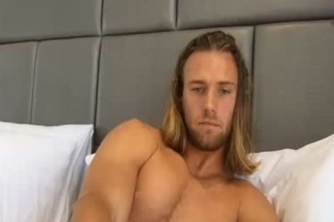 gracious man Masturbating In cam