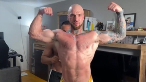 Valdemar Santana pounds pumped up @Zebhadid After Workou