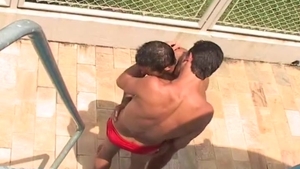 Swim dong 7  -  Belo Amigo video