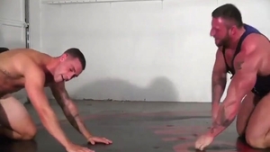 powerful Muscle Wrestles filthy Lean Muscle Hunk