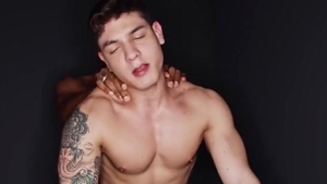 perfect Size For Bastian's Hungry bare aperture