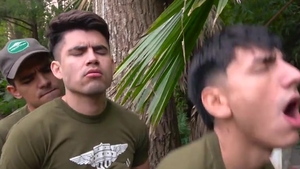 SayUncle - Soldados - three-some Felix