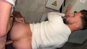 Sexo En La Sala De Maquinas